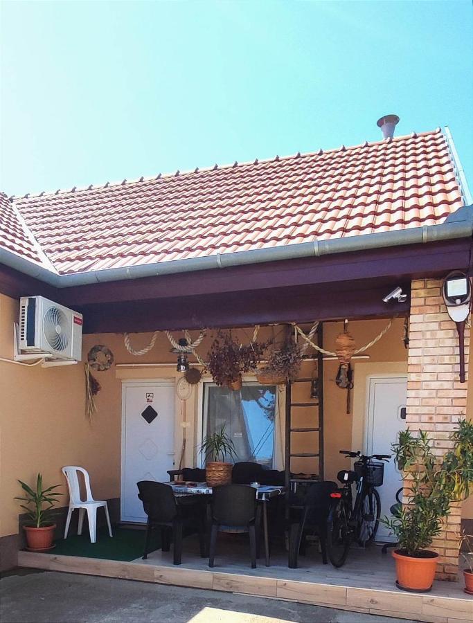 Bundik Vendégház Berettyóújfalu Exterior foto