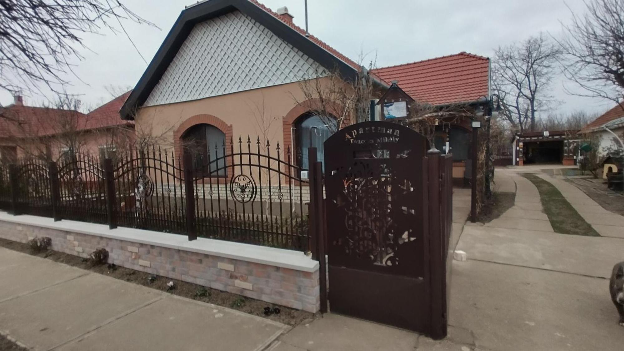 Bundik Vendégház Berettyóújfalu Exterior foto